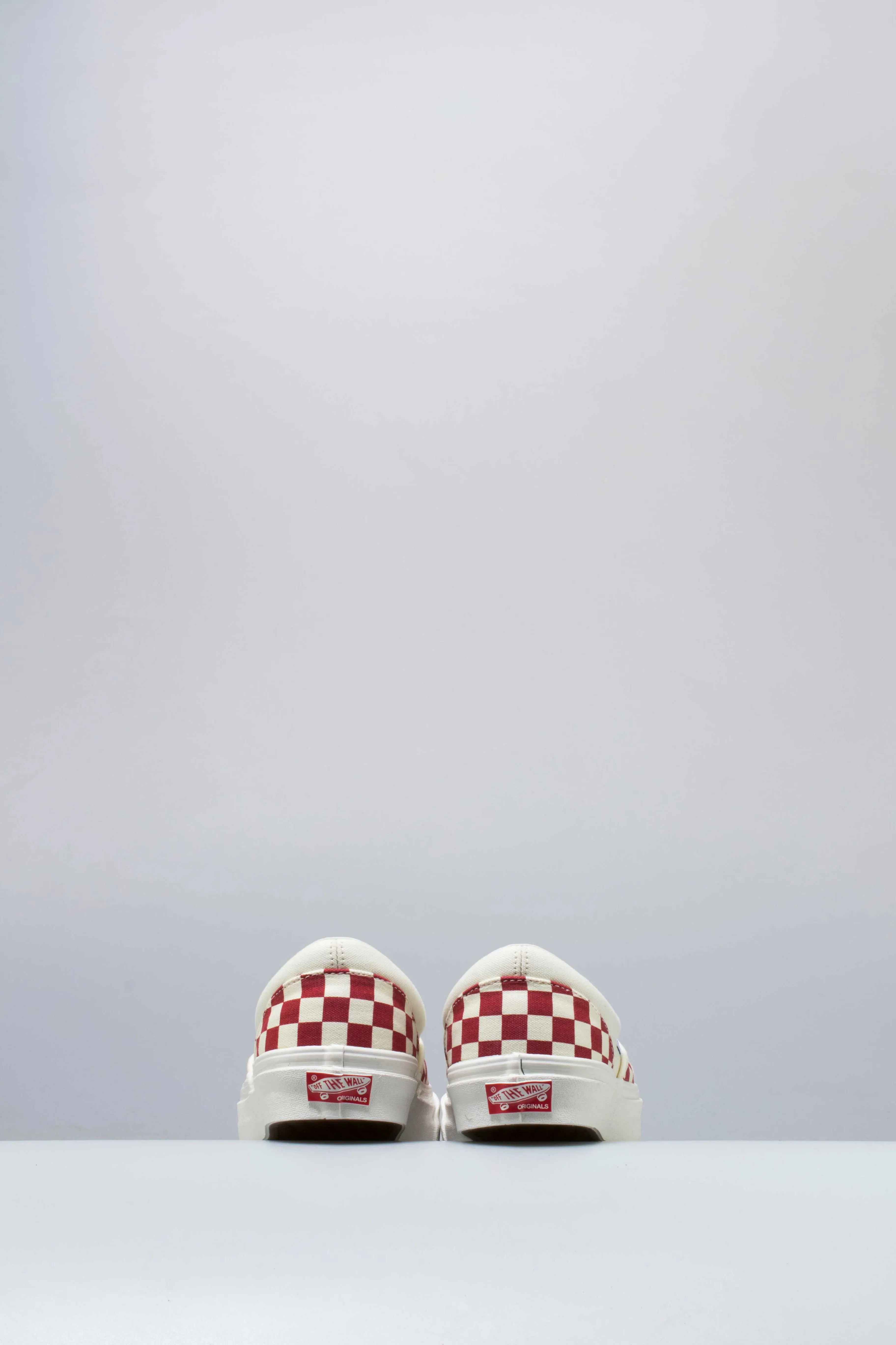 OG Classic Slip On LX Mens Shoe - White/Red Gold Skate Shoes