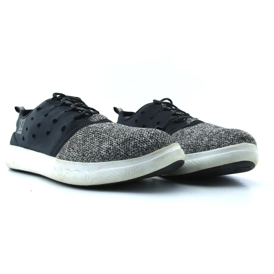 Running Shoes Size 11 UNDER ARMOUR CHARGED 24