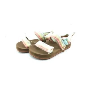 REEF . Feet In Sandals