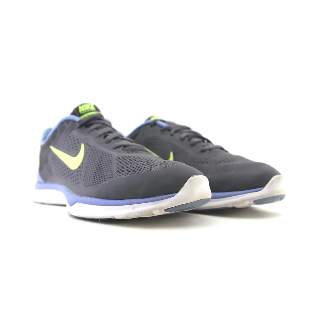 Nike Team Hustle Shoes NIKE IN SEASON 5