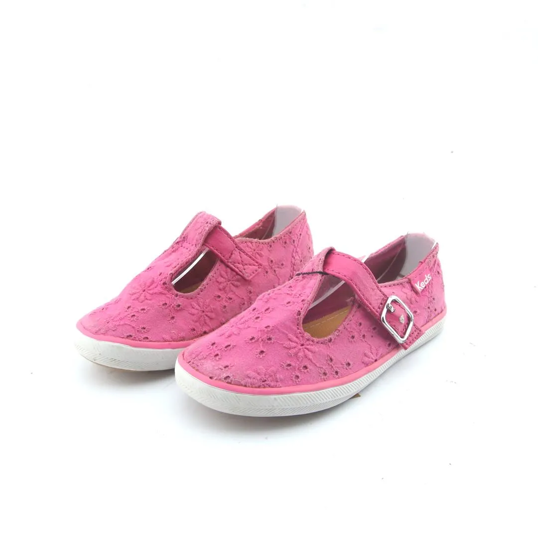 Sketcher Tennis Shoe KEDS .