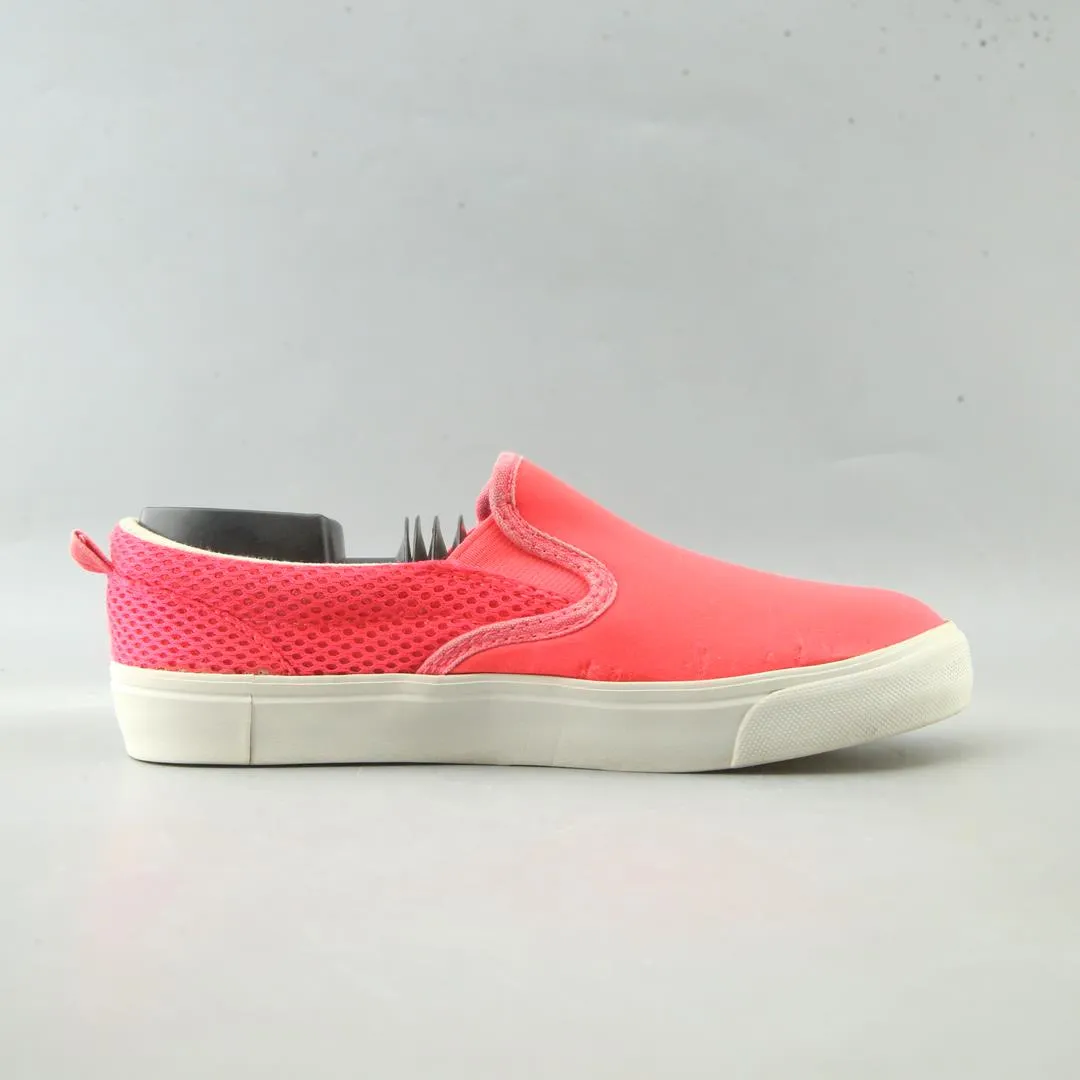 Draper Slippers OLD NAVY .