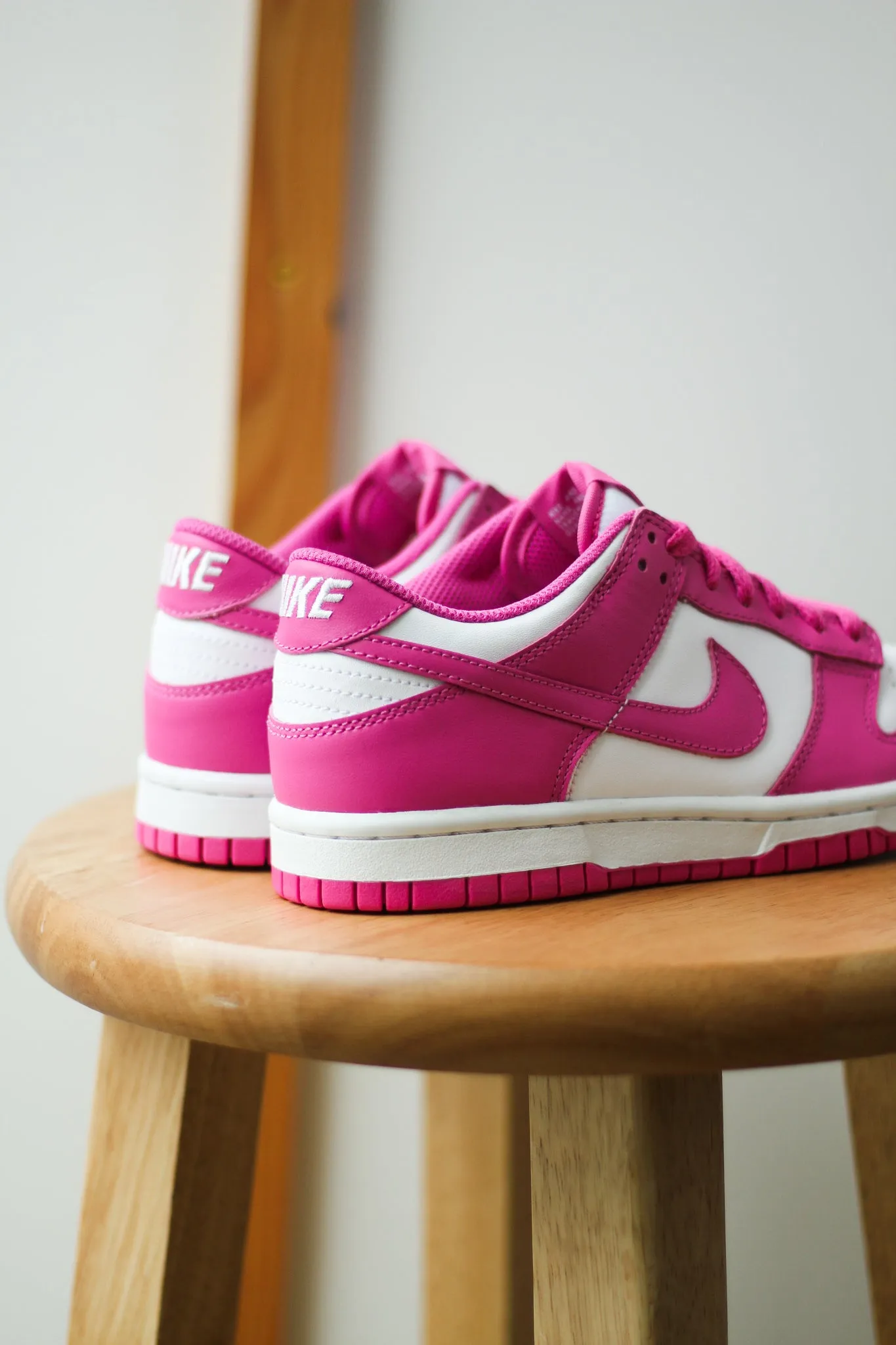 Nike Tiempo Soccer Indoor Shoes DUNK LOW (GS) "ACTIVE FUSCHIA"