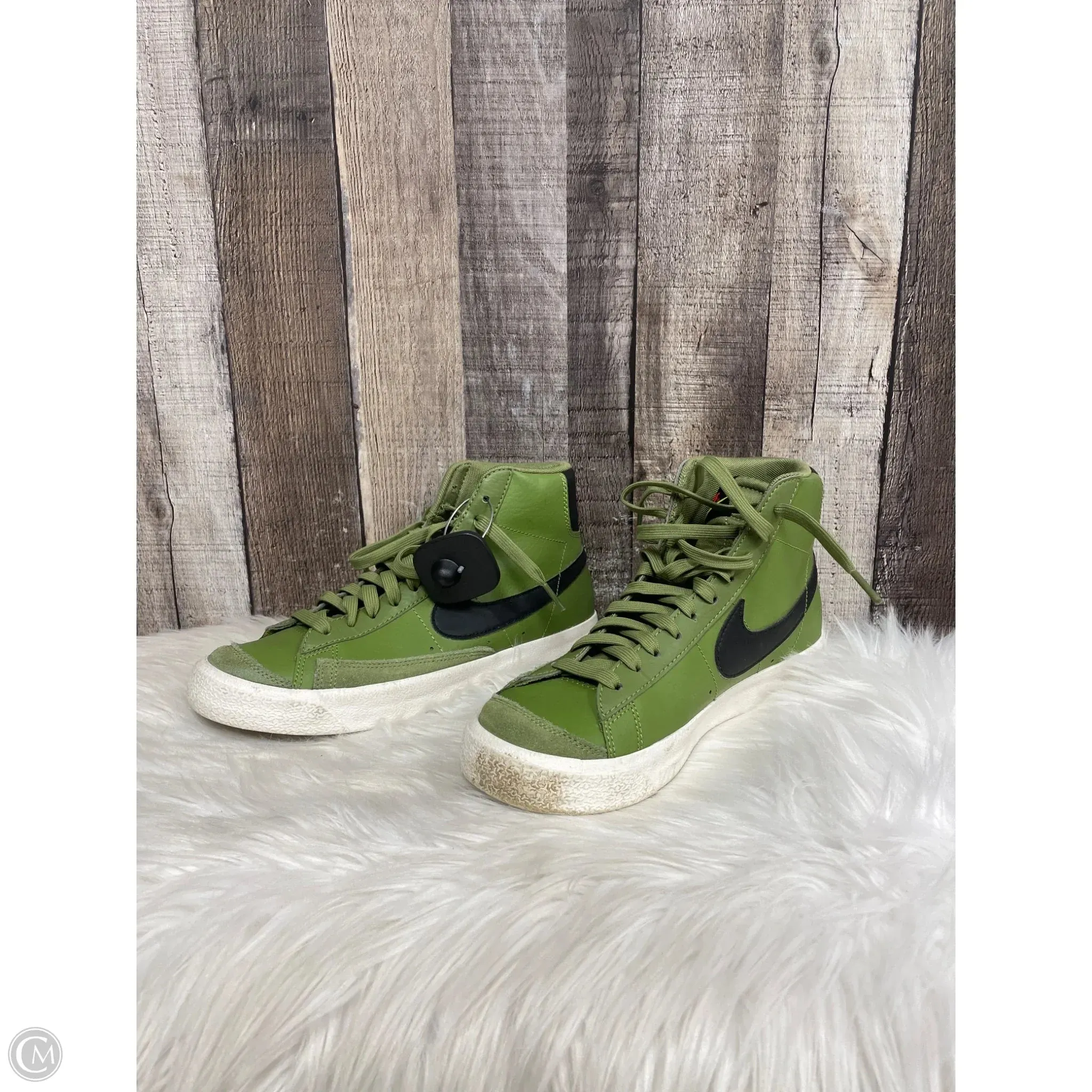 Shoes Athletic By Nike In Green, Size: 8 Nike Shoes Comfort