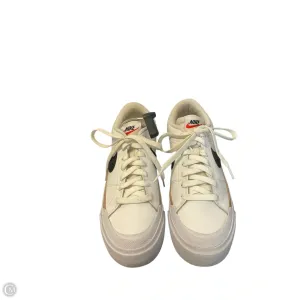 Shoes Athletic By Nike In White, Size: 7.5 Nike Shoes Purple