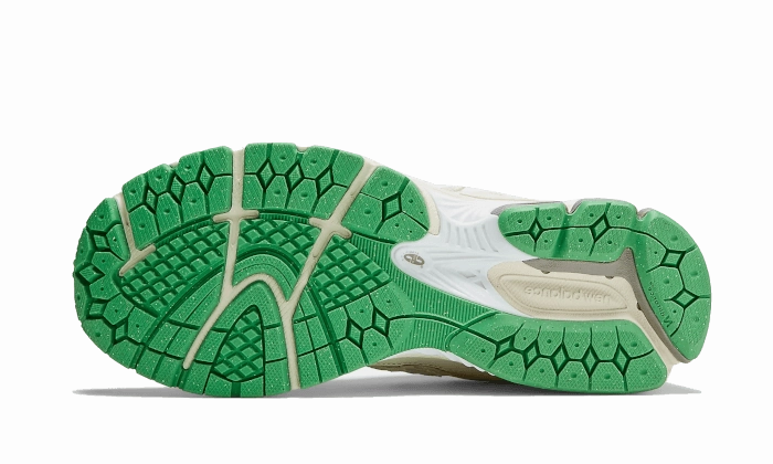 New Balance 2002R GANNI Turtledove New Balance Amazon Womens