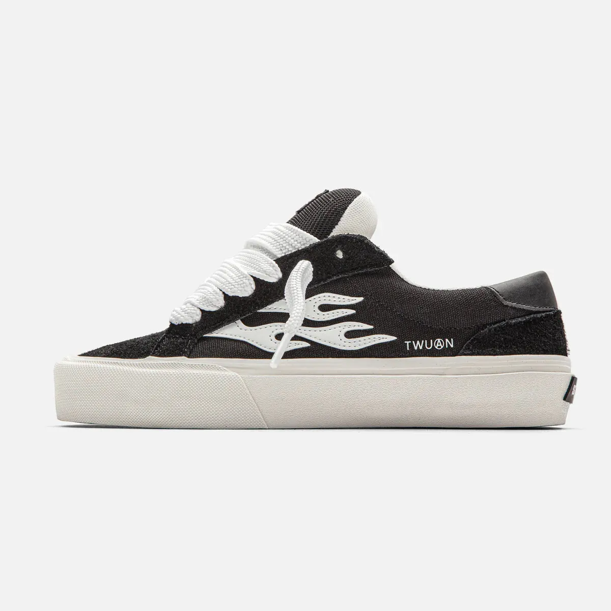 STRAYE LOGAN PUFF BLACK 'LA FLAME' Skate Shoes With Ollie Pad