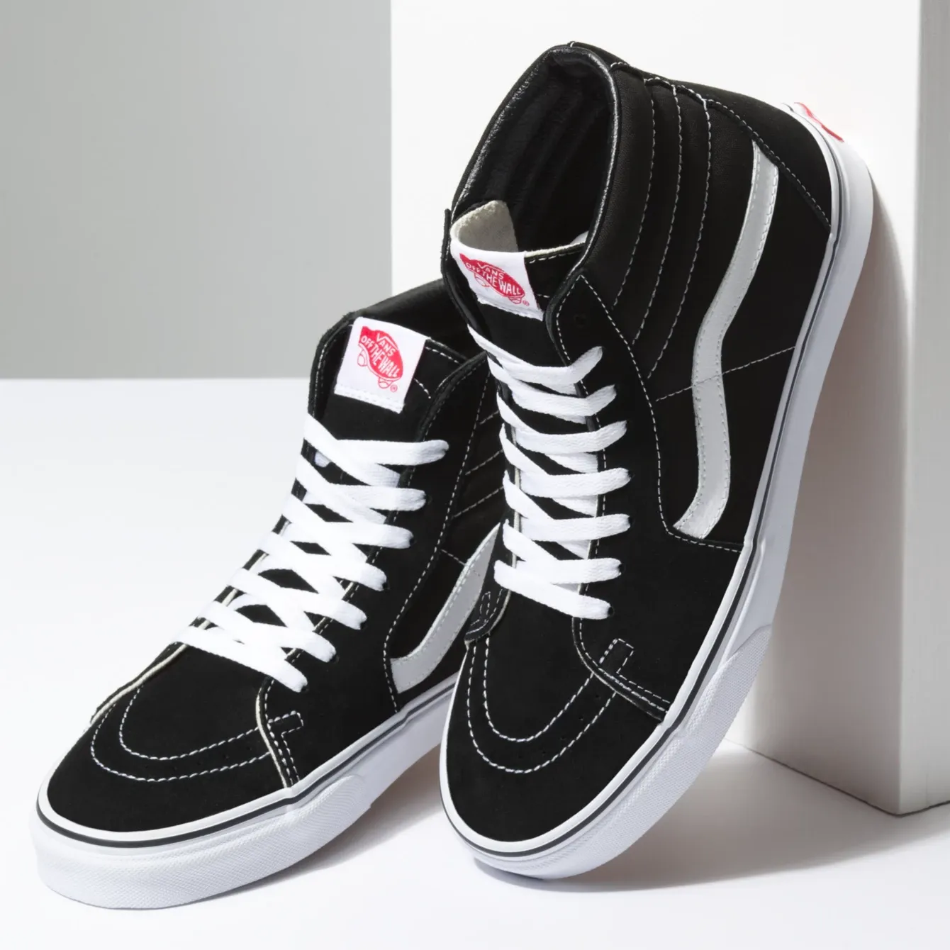 Vans Unisex Sk8-Hi Shoes - Black / White Formal Casual