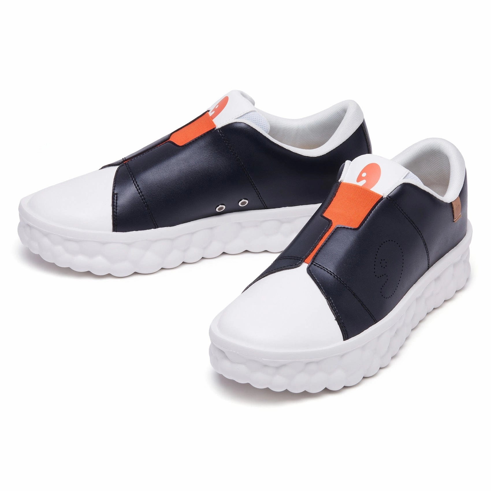 Black & White Las Ramblas I Women 88 Footwear Skate Shoes