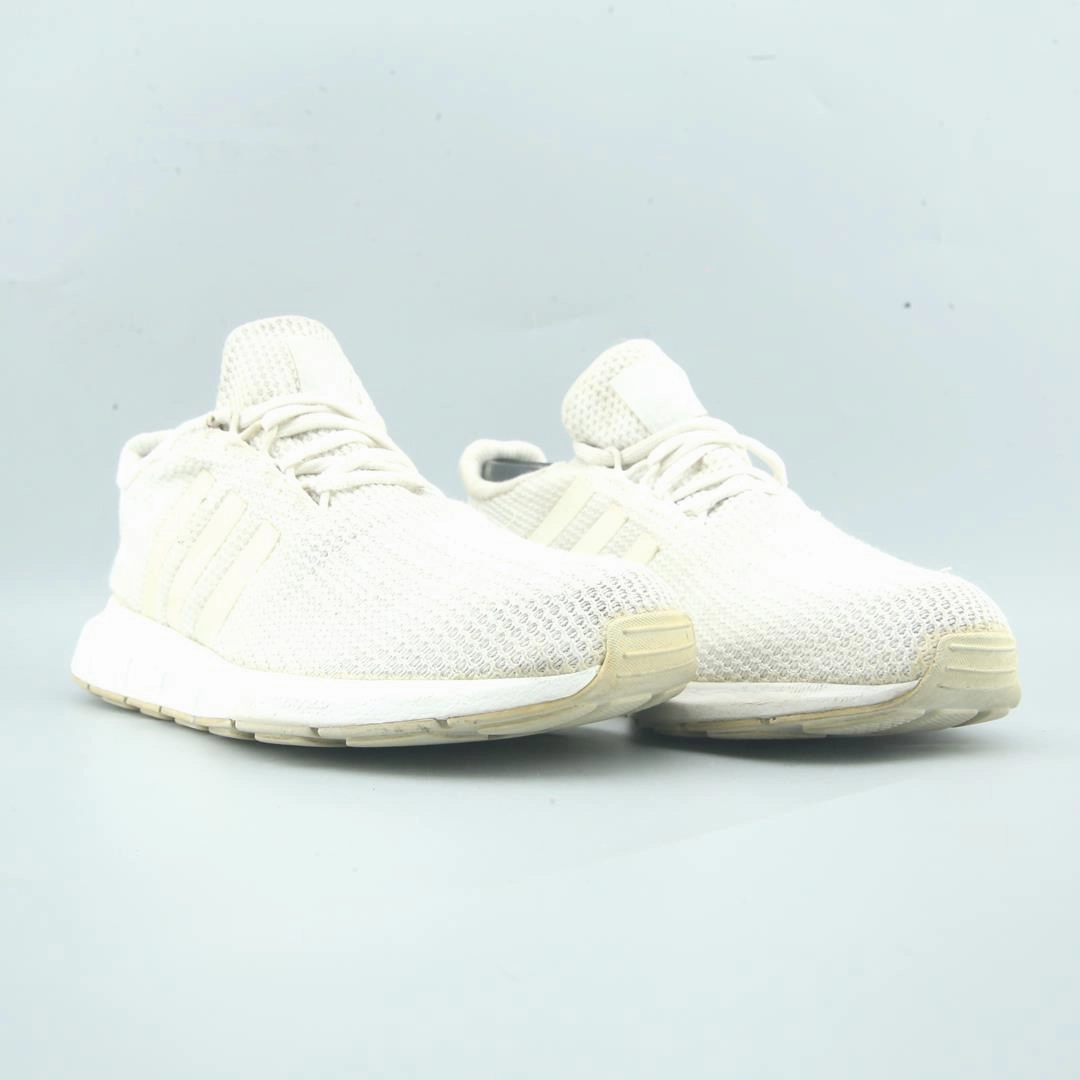 ADIDAS SWIFT RUN Trace 3 Running Shoe