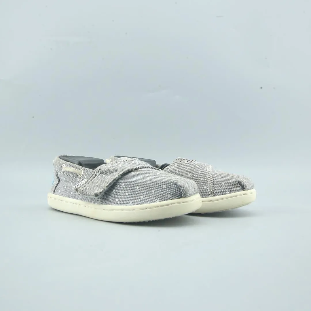 TOMS . On Tennis Shoes Clay