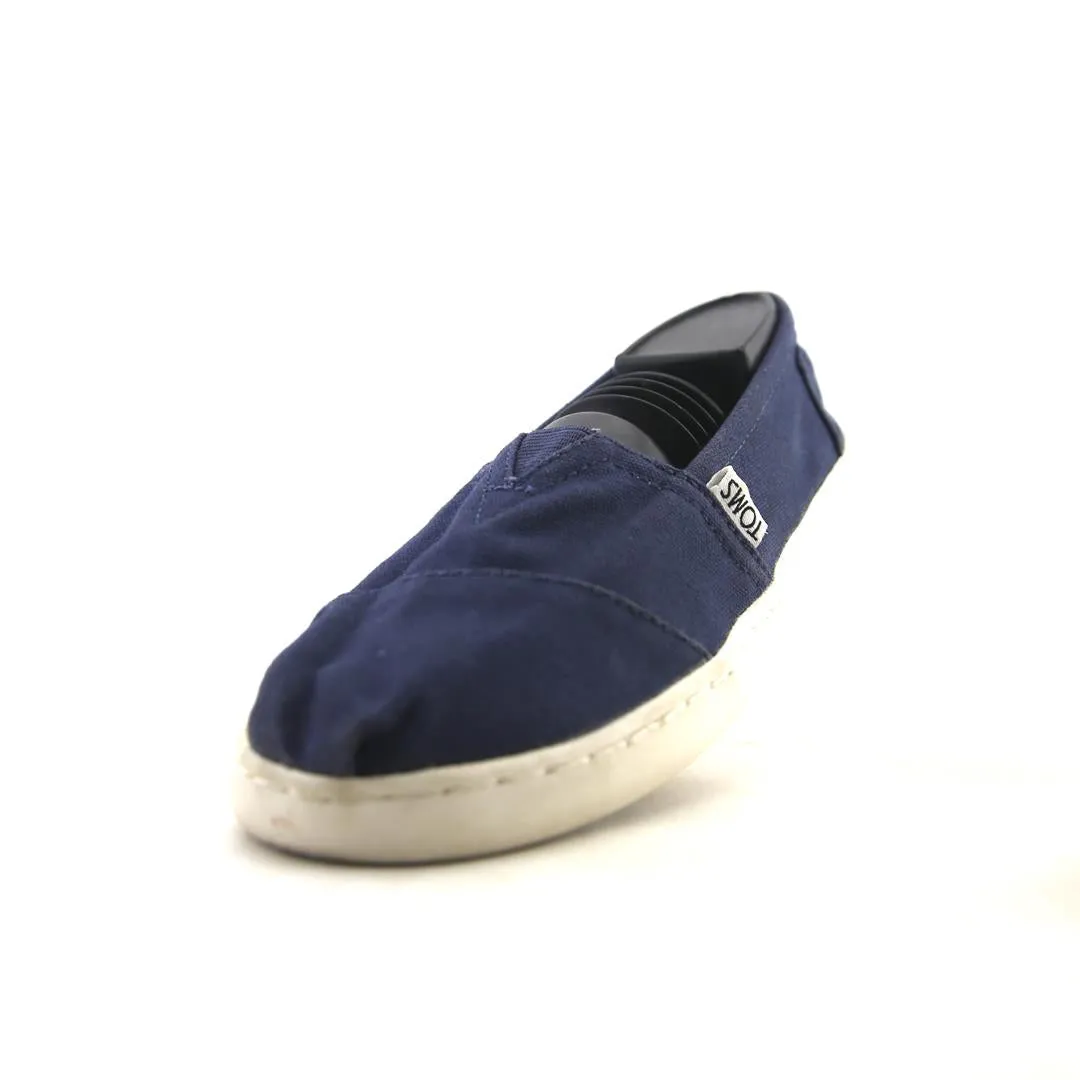 TOMS YOUTH ALPARGATA  CANVAS Macys Casual Shoes