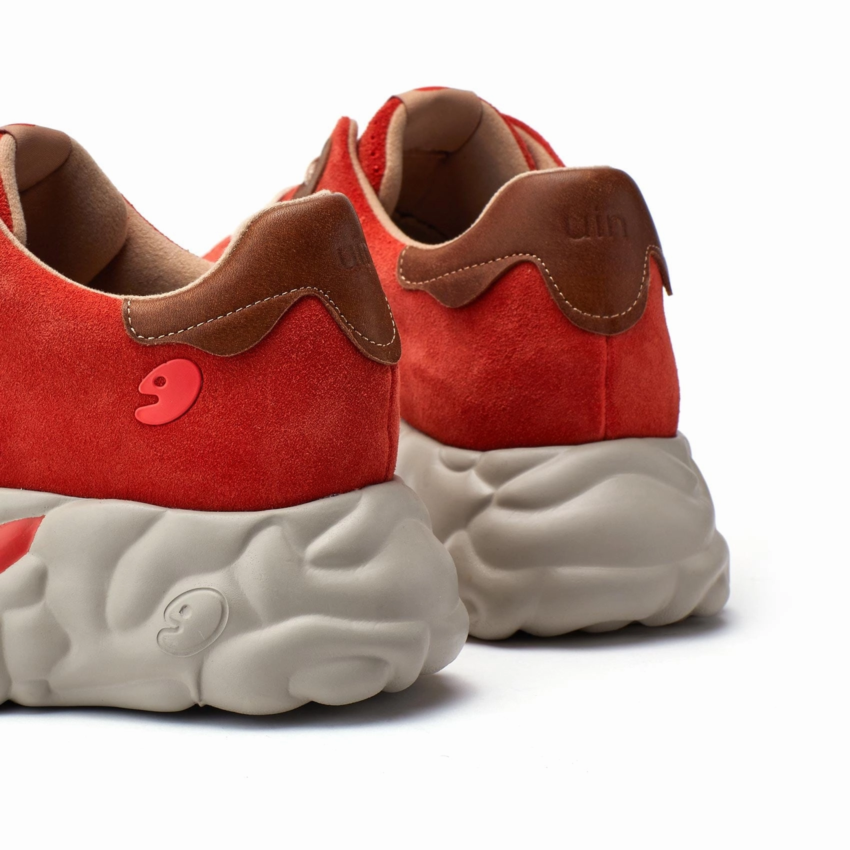 Skate Shoes Vs Sneakers Guardsman Red Sanamolls II Women