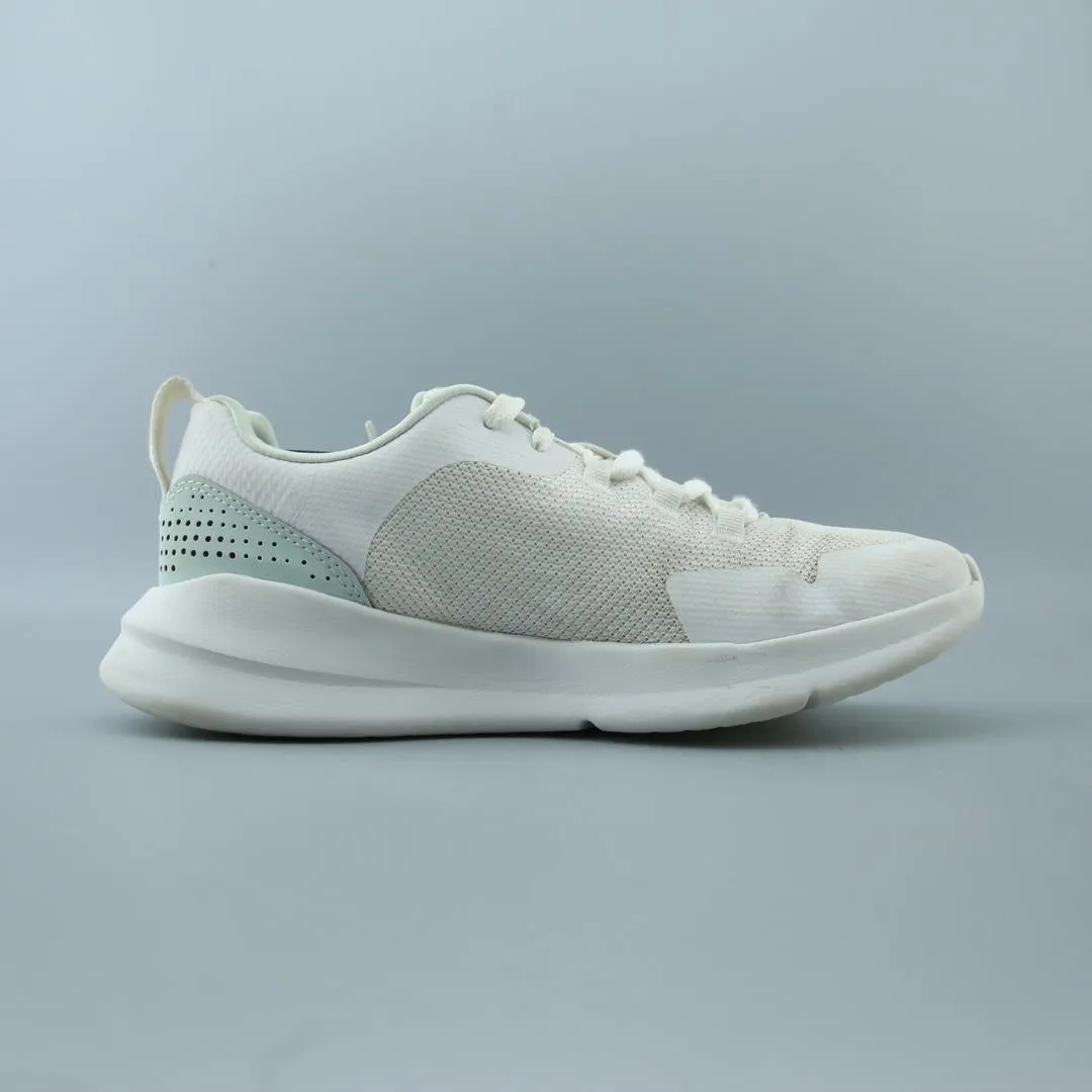 Running Shoes With Air UNDER ARMOUR W ESSENTIAL