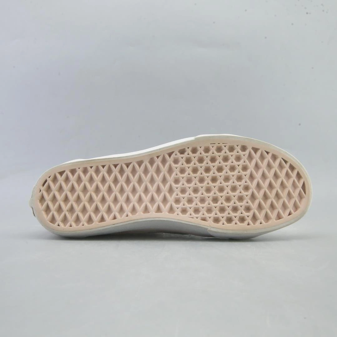 Ozweego Casual Shoes VANS SK 8 HI