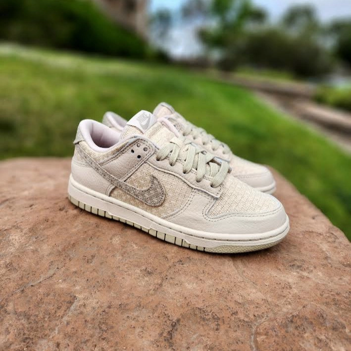 W Nike Dunk Low Supreme And Nike Shoes